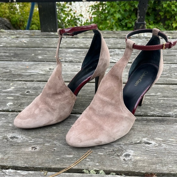 CALVIN KLEIN TAUPE SUEDE HEELS SIZE 8 - Picture 3 of 8